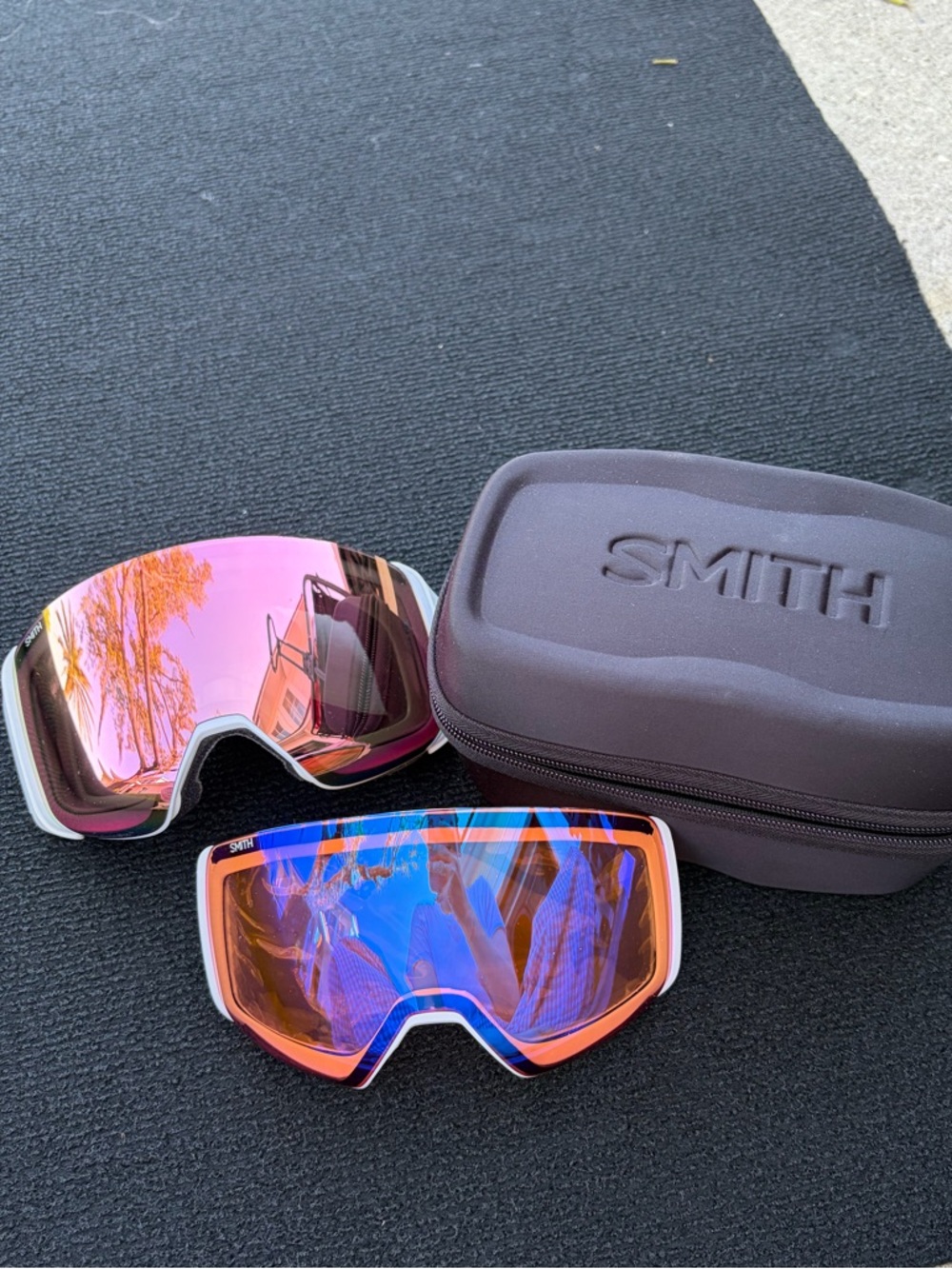 SMITH Snow Goggles with Pink and Blue Mirrored Lenses